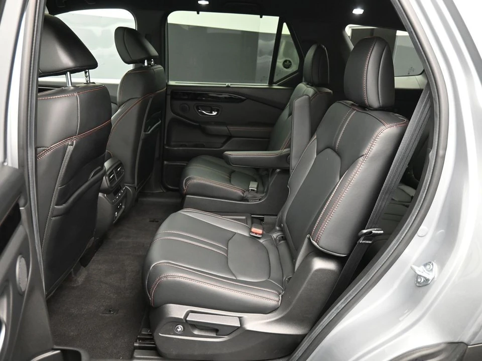 2025 Honda Pilot 4th Gen - Image 22 of 31