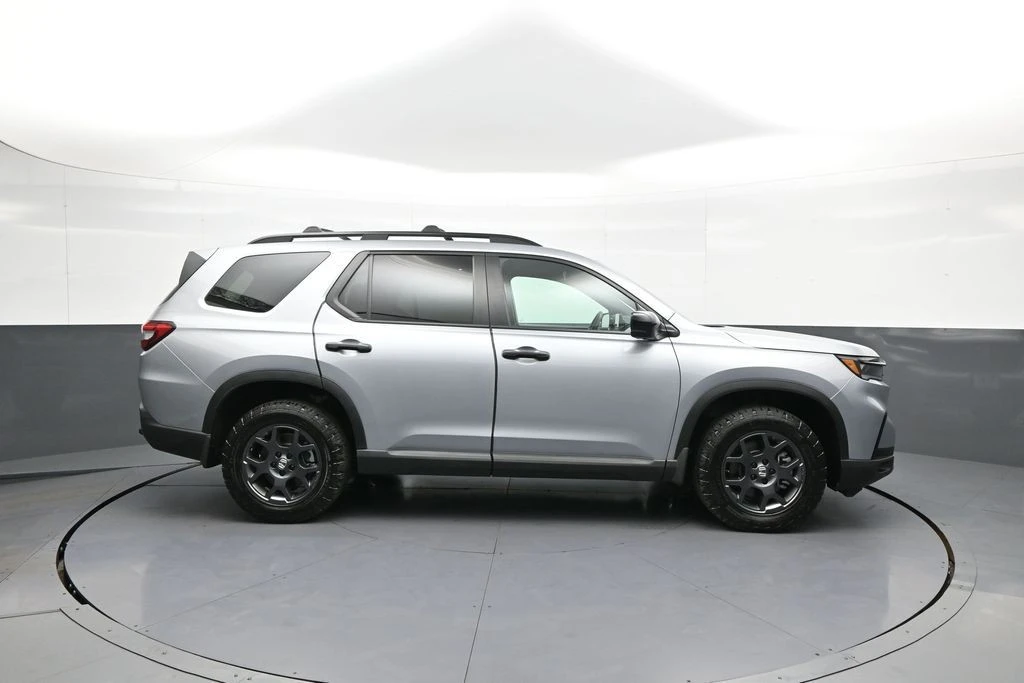 2025 Honda Pilot 4th Gen - Image 5 of 31