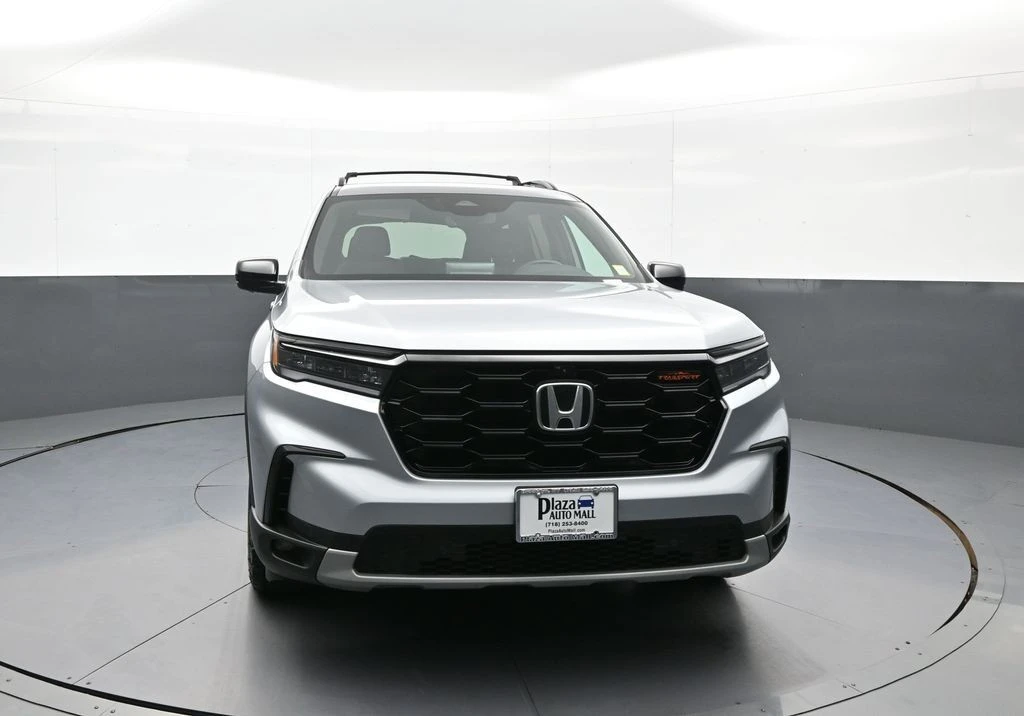 2025 Honda Pilot 4th Gen - Image 2 of 31
