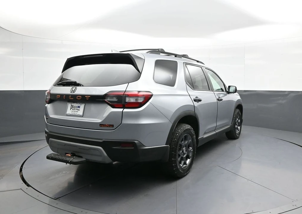 2025 Honda Pilot 4th Gen - Image 6 of 31