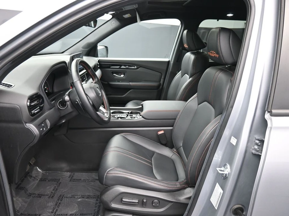2025 Honda Pilot 4th Gen - Image 19 of 31
