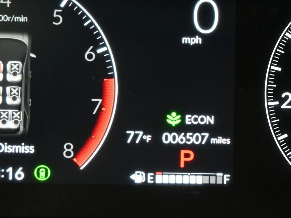 2025 Honda Pilot 4th Gen - Image 16 of 31