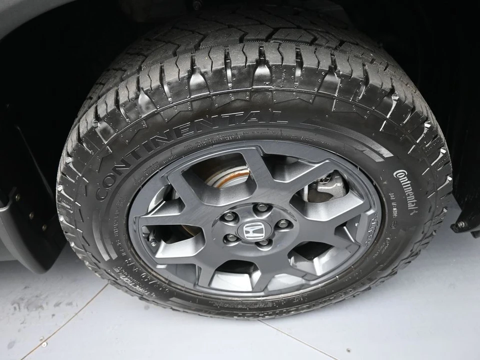 2025 Honda Pilot 4th Gen - Image 13 of 31