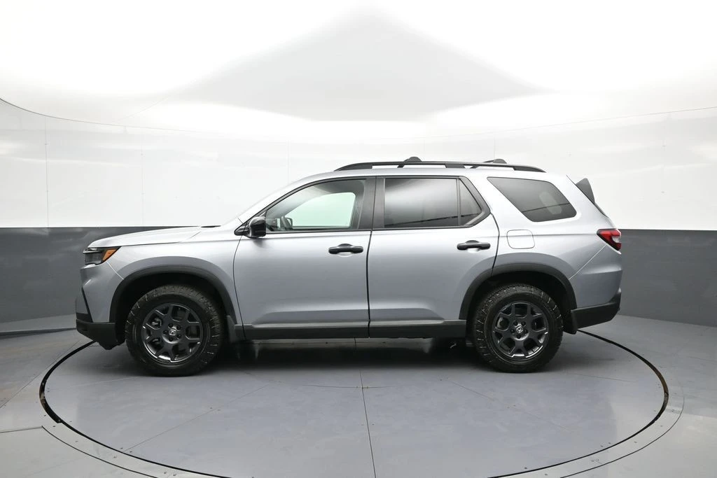 2025 Honda Pilot 4th Gen - Image 9 of 31