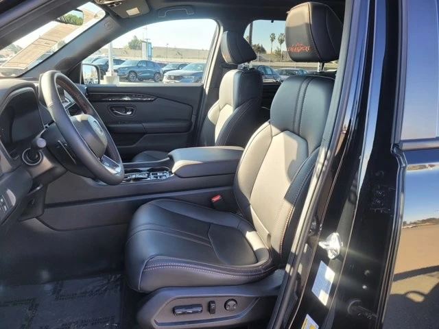 2025 Honda Pilot 4th Gen - Image 10 of 12