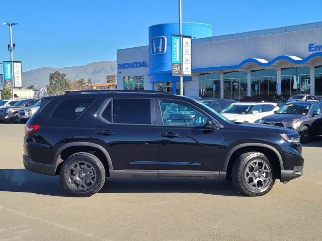 2025 Honda Pilot 4th Gen - Image 4 of 12
