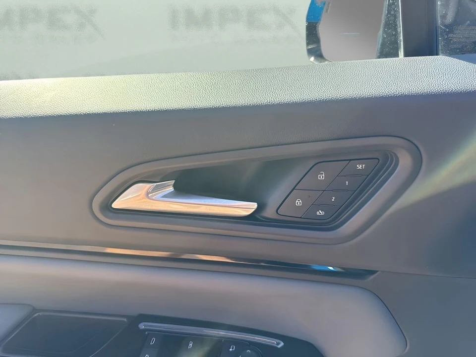 2025 Honda - Image 11 of 31
