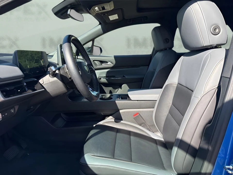 2025 Honda - Image 9 of 31