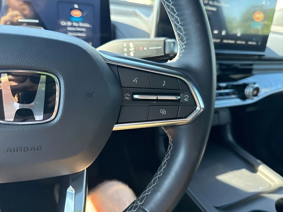 2025 Honda - Image 18 of 31