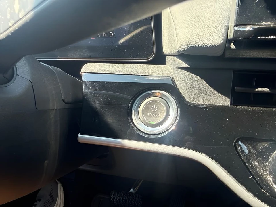 2025 Honda - Image 16 of 28