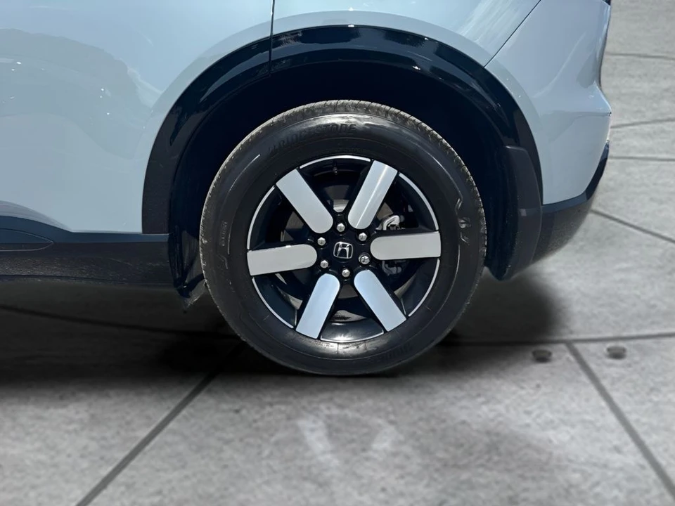 2025 Honda - Image 27 of 28