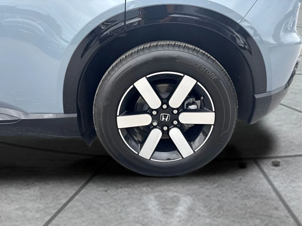 2025 Honda - Image 28 of 31