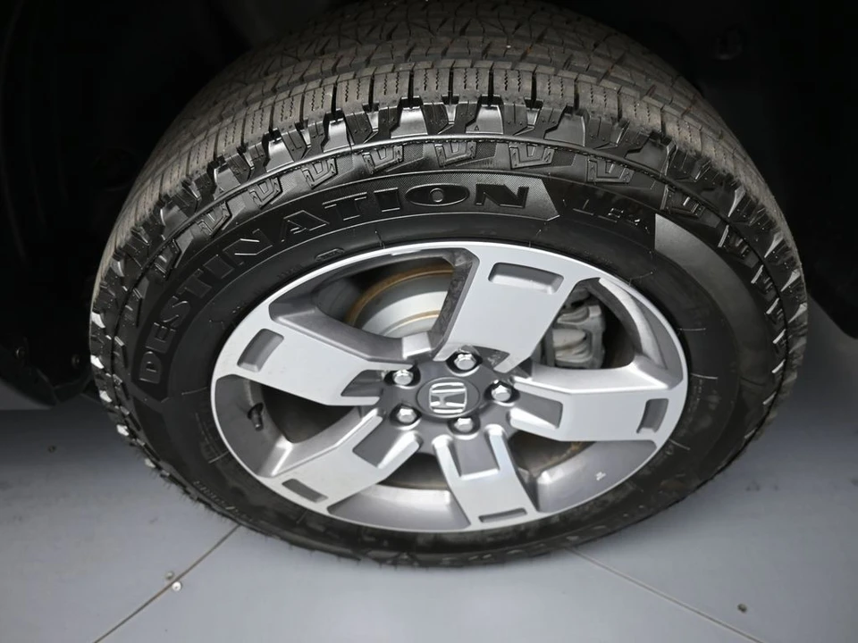 2025 Honda Ridgeline 2nd Gen - Image 15 of 31