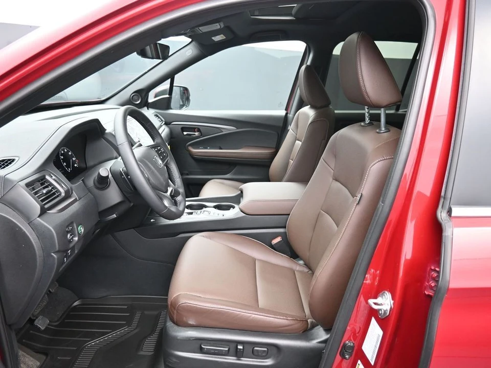 2025 Honda Ridgeline 2nd Gen - Image 19 of 31