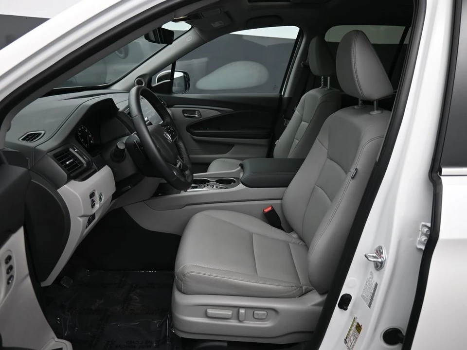 2025 Honda Ridgeline 2nd Gen - Image 19 of 21