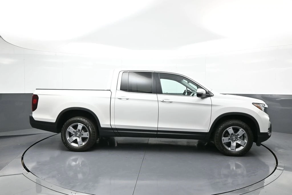 2025 Honda Ridgeline 2nd Gen - Image 5 of 12