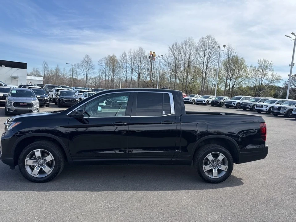 2025 Honda Ridgeline 2nd Gen - Image 2 of 21