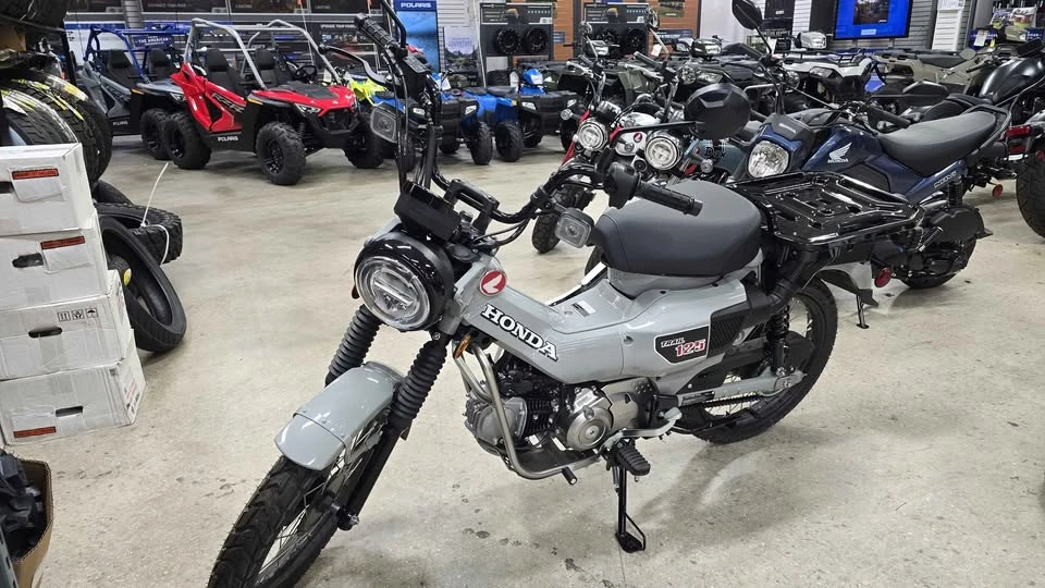 2025 Honda Motorcycles - Image 2 of 5
