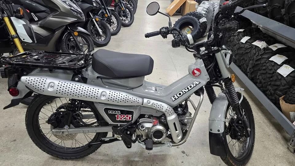 2025 Honda Motorcycles - Image 3 of 5