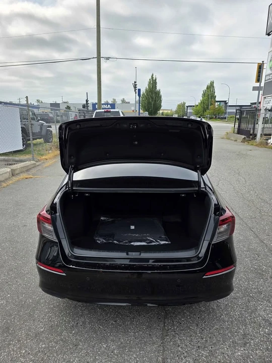 2025 Honda Civic 11th Gen - Image 5 of 13