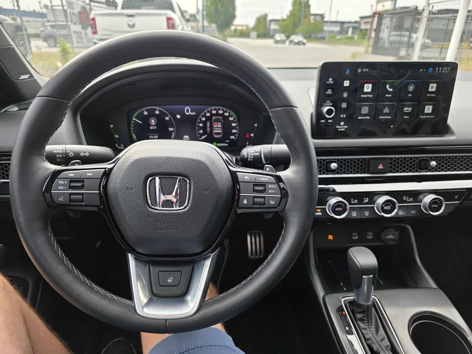 2025 Honda Civic 11th Gen - Image 12 of 13