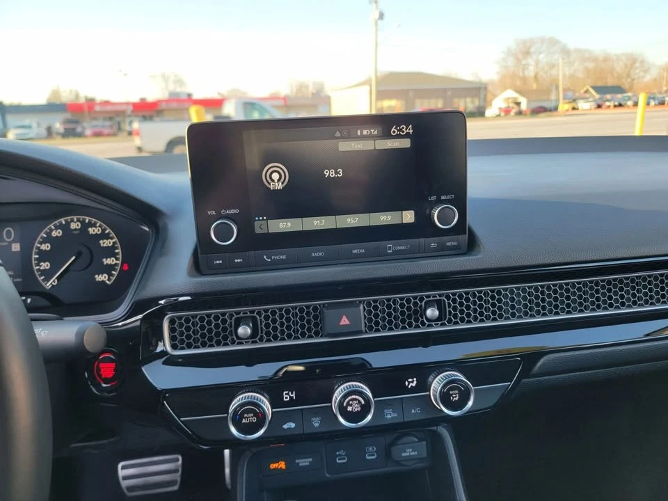 2025 Honda Civic 11th Gen - Image 15 of 20