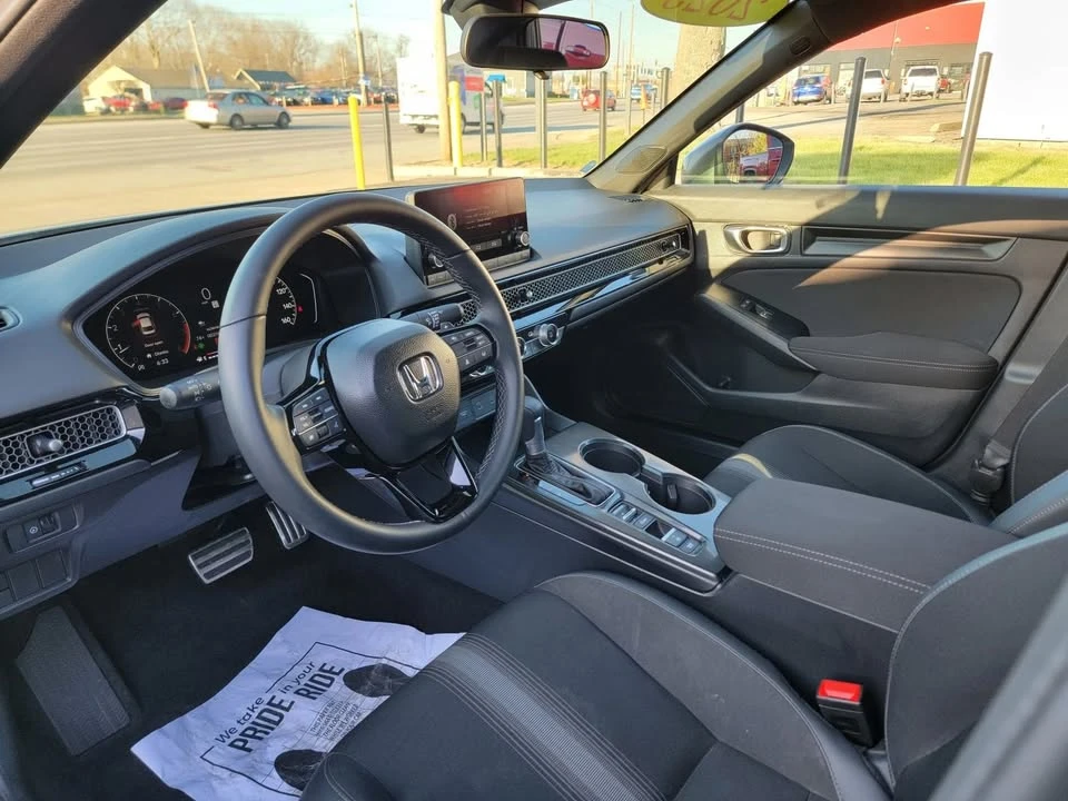 2025 Honda Civic 11th Gen - Image 16 of 20