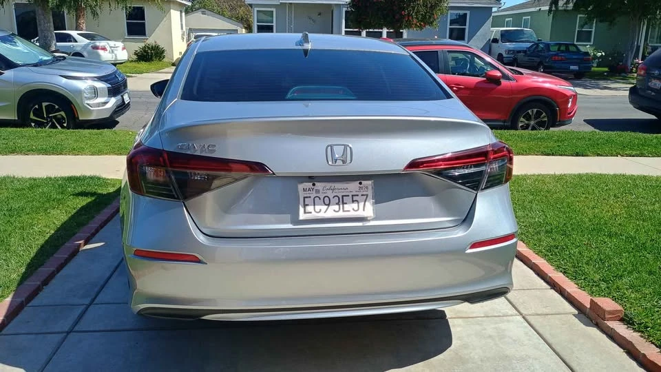 2025 Honda Civic 11th Gen - Image 4 of 12