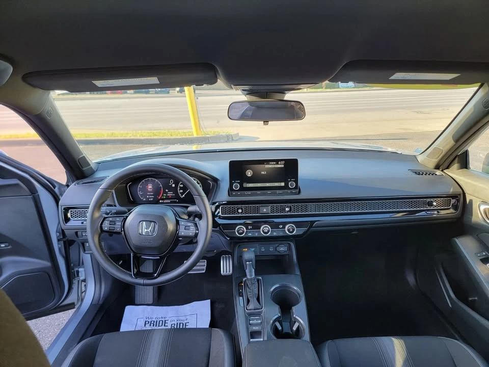 2025 Honda Civic 11th Gen - Image 10 of 20