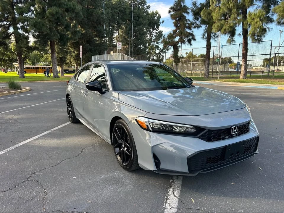 2025 Honda Civic 11th Gen - Image 2 of 12