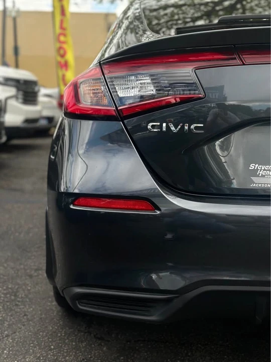 2025 Honda Civic 11th Gen - Image 7 of 10