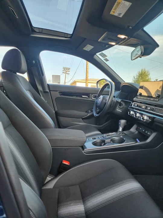 2025 Honda Civic 11th Gen - Image 14 of 17