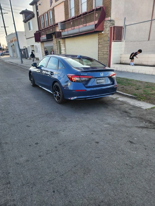 2025 Honda Civic 11th Gen - Image 8 of 17