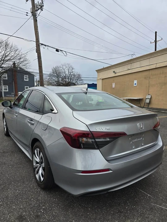 2025 Honda Civic 11th Gen - Image 5 of 18