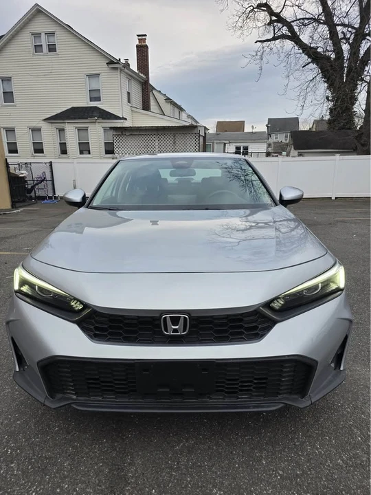 2025 Honda Civic 11th Gen - Image 14 of 18