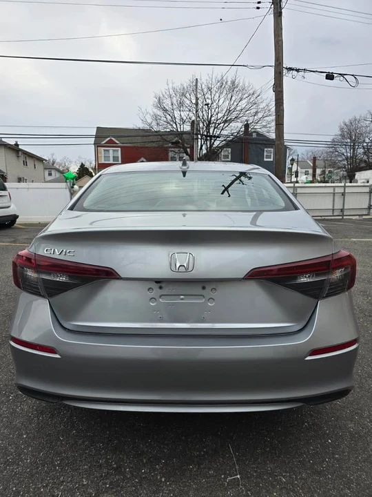 2025 Honda Civic 11th Gen - Image 3 of 18