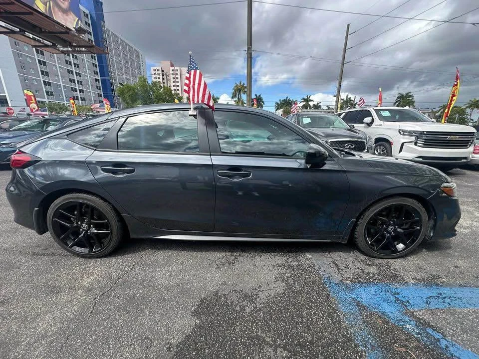 2025 Honda Civic 11th Gen - Image 8 of 9