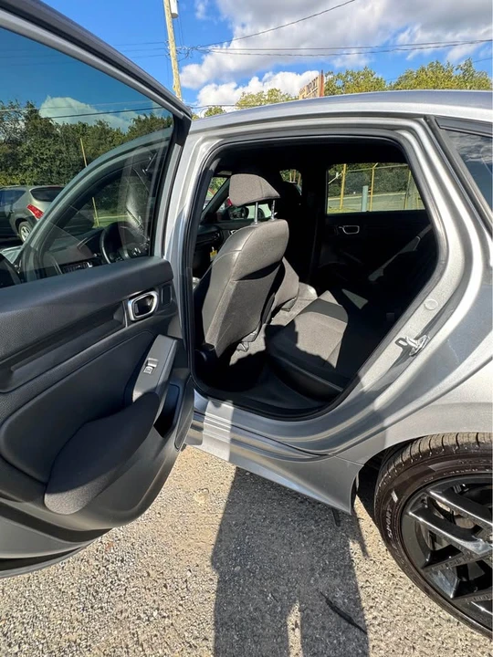 2025 Honda Civic 11th Gen - Image 9 of 18