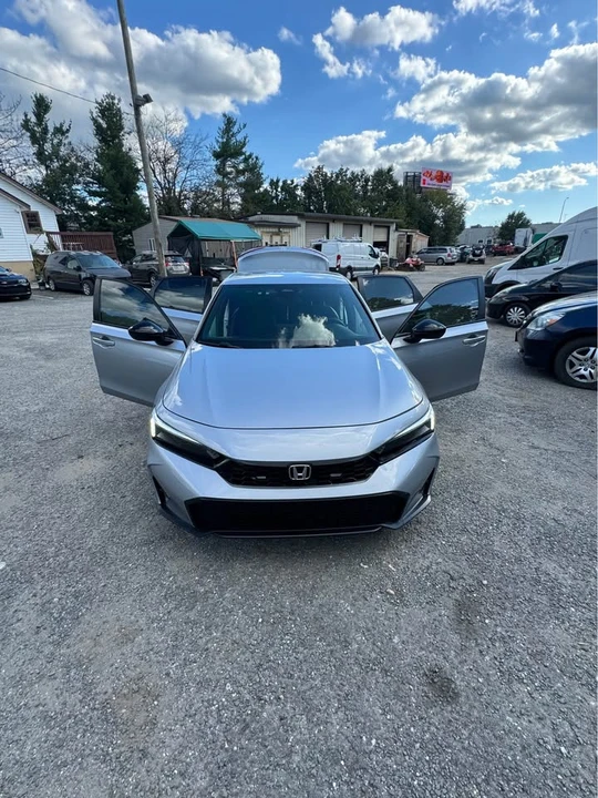 2025 Honda Civic 11th Gen - Image 11 of 18