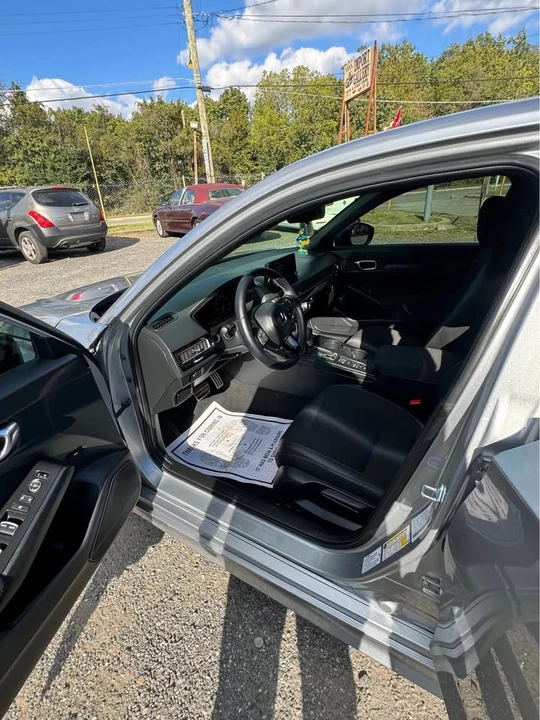 2025 Honda Civic 11th Gen - Image 10 of 18