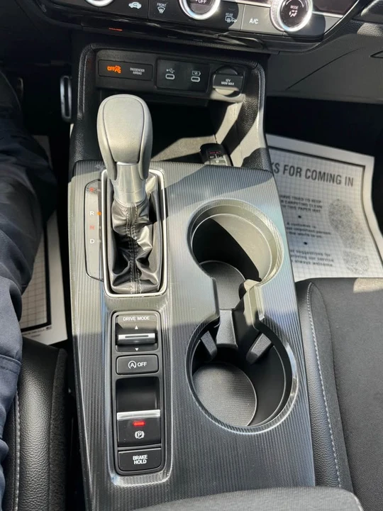 2025 Honda Civic 11th Gen - Image 16 of 18