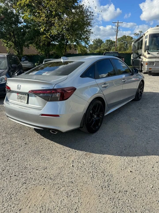 2025 Honda Civic 11th Gen - Image 6 of 18