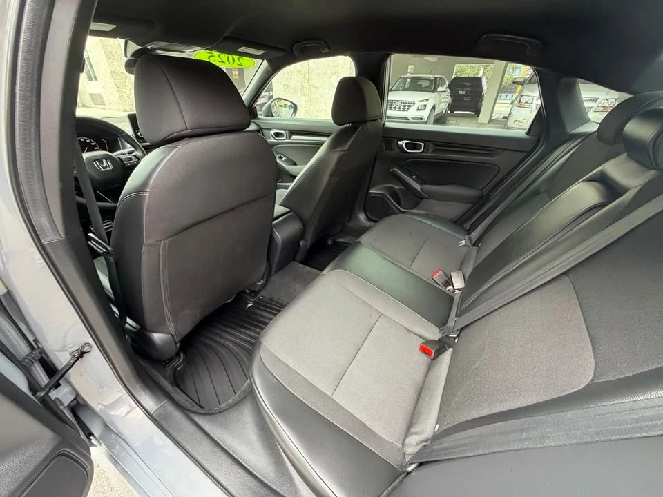2025 Honda Civic 11th Gen - Image 14 of 18