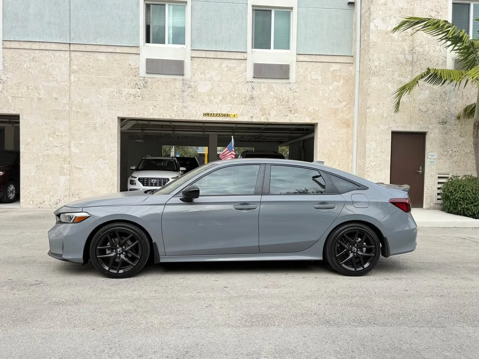 2025 Honda Civic 11th Gen - Image 2 of 18