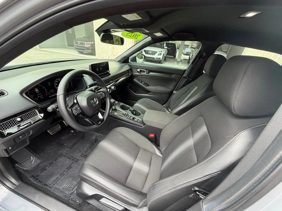 2025 Honda Civic 11th Gen - Image 13 of 18
