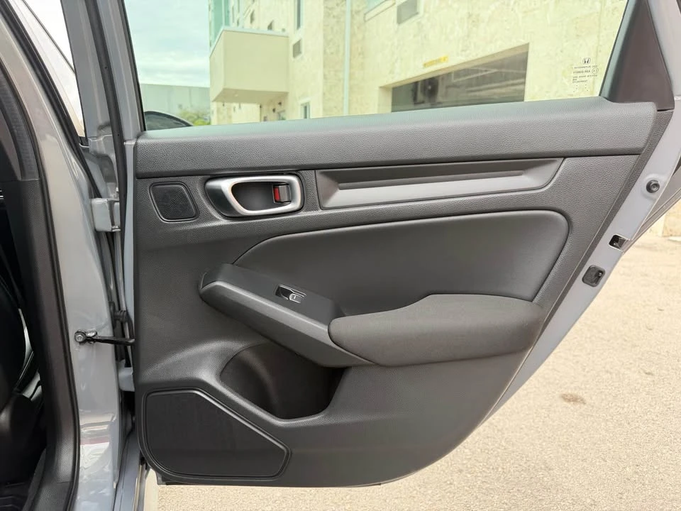 2025 Honda Civic 11th Gen - Image 12 of 18
