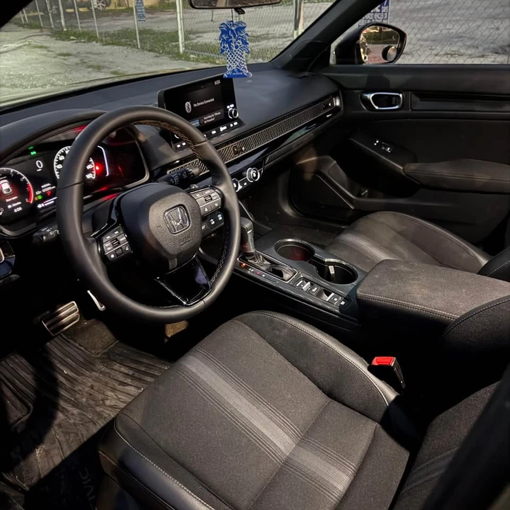 2025 Honda Civic 11th Gen - Image 5 of 6