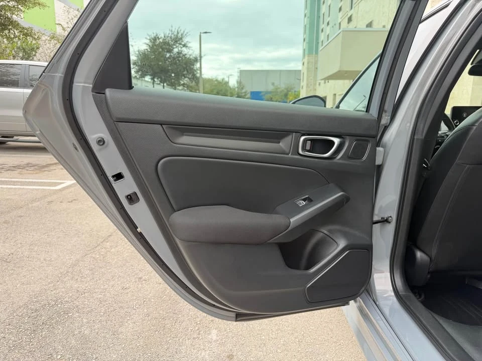 2025 Honda Civic 11th Gen - Image 15 of 18