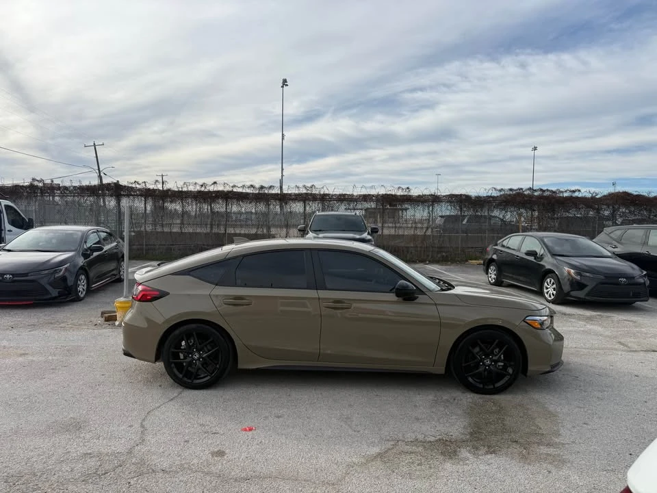 2025 Honda Civic 11th Gen - Image 6 of 17