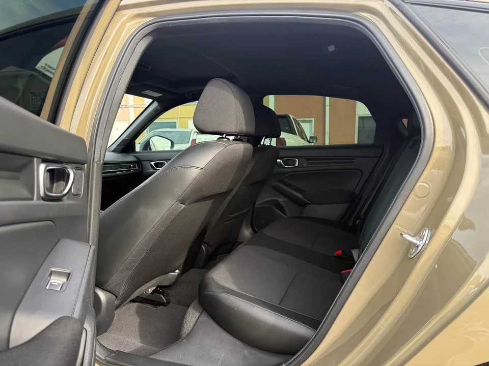 2025 Honda Civic 11th Gen - Image 9 of 17